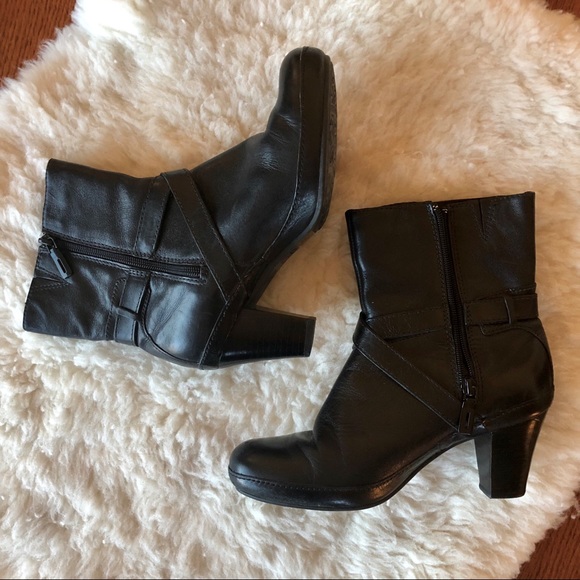 Clarks Shoes - Clarks Black Leather Ankle Buckle Zip Boot 6.5